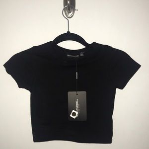 PrettyLittleThing Basic Black Crop T-shirt